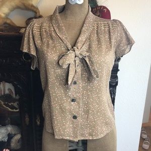 Adorable Vintage sheer “Byer” Floral Button up top